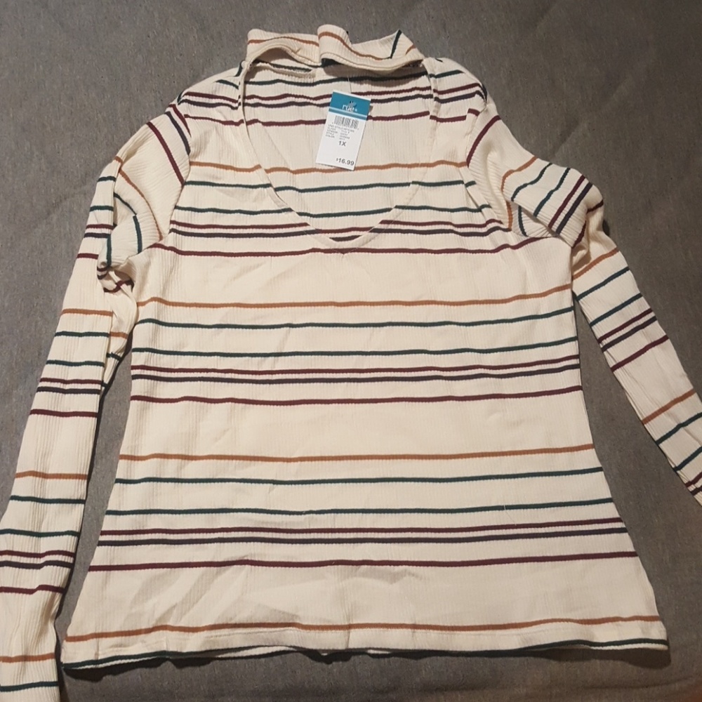 Mock neck cut out light sweater